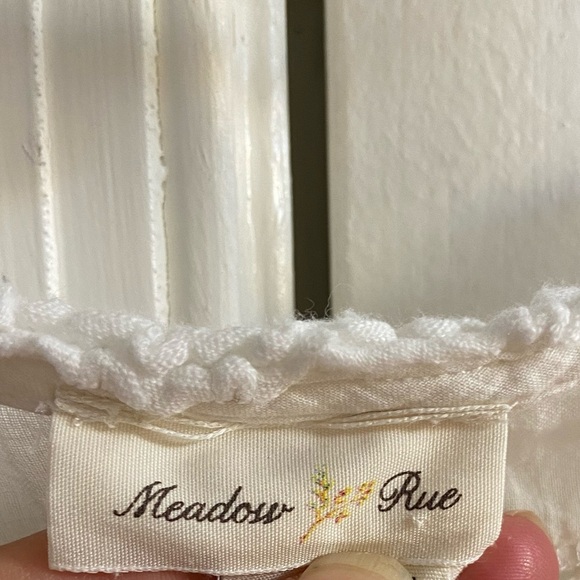 Meadow Rue Anthropologie pop over top 1/4 button up cream Medium - Picture 6 of 7